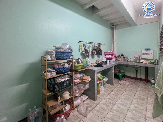 *****ทาวน์เฮ้าส์มือสองย่านกรุงเทพฯ ม.บัณฑิตโฮม วิภาวดี76 เนื้อที่มากถึง 22.5 ตร.ว. ฟังก์ชัน 3 ห้องนอน 2 ห้องน้ำ 1 ที่จอดรถ บ้านพร้อมอยู่ ต่อเติมครัว บนทำเลดีติดถ.วิภาวดี-รังสิต ใกล้รถไฟฟ้าสายสีเขียว "สถานีคปอ." และทางด่วน "ดอนเมืองโทลเวย์" จองด่วน!